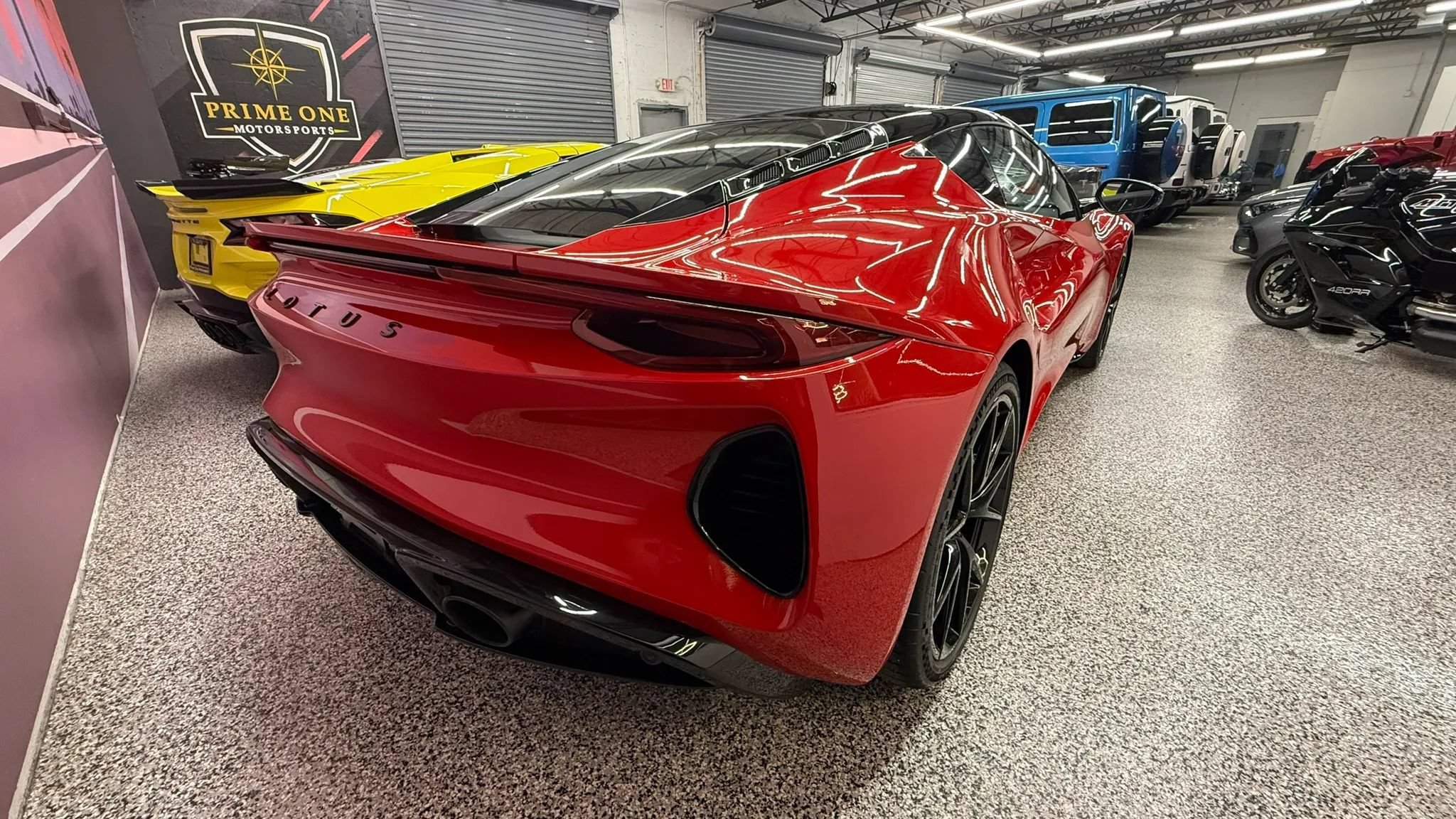 Used 2025 Lotus Emira RWD image 15