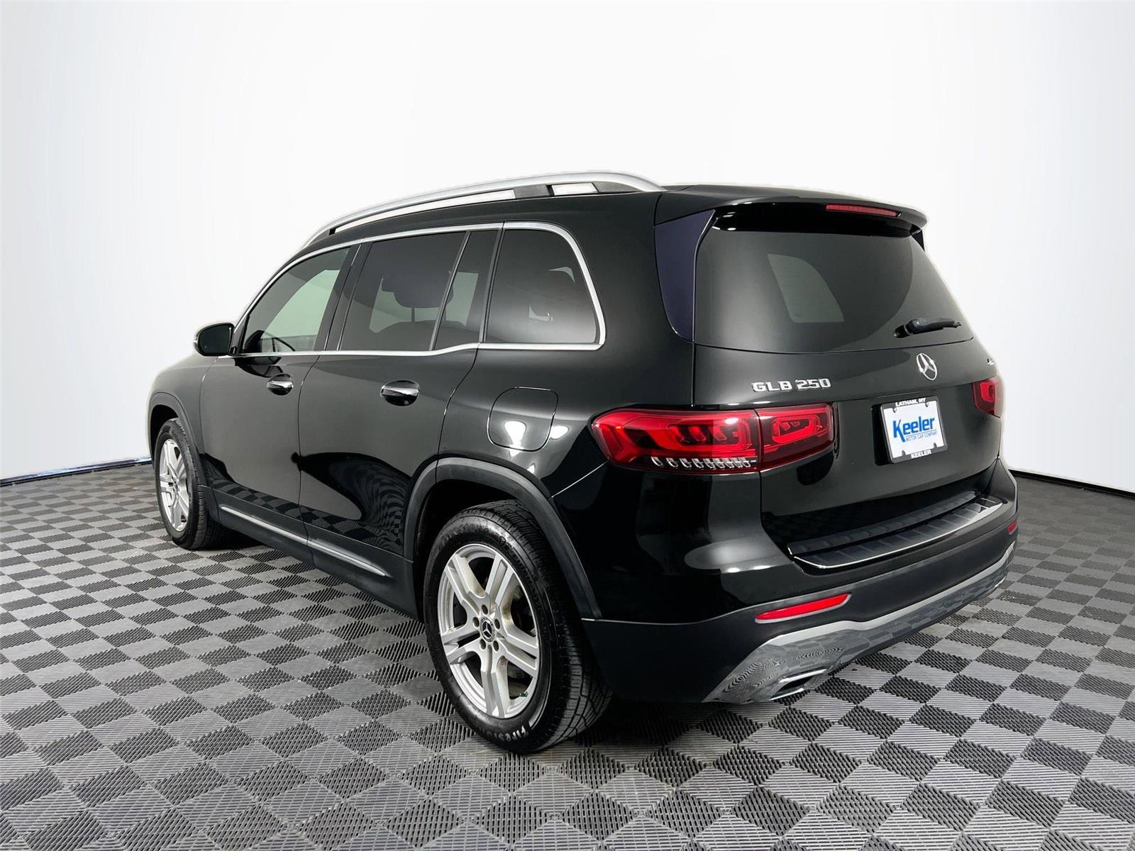 Used 2021 Mercedes-Benz GLB 250 GLB 250 image 4