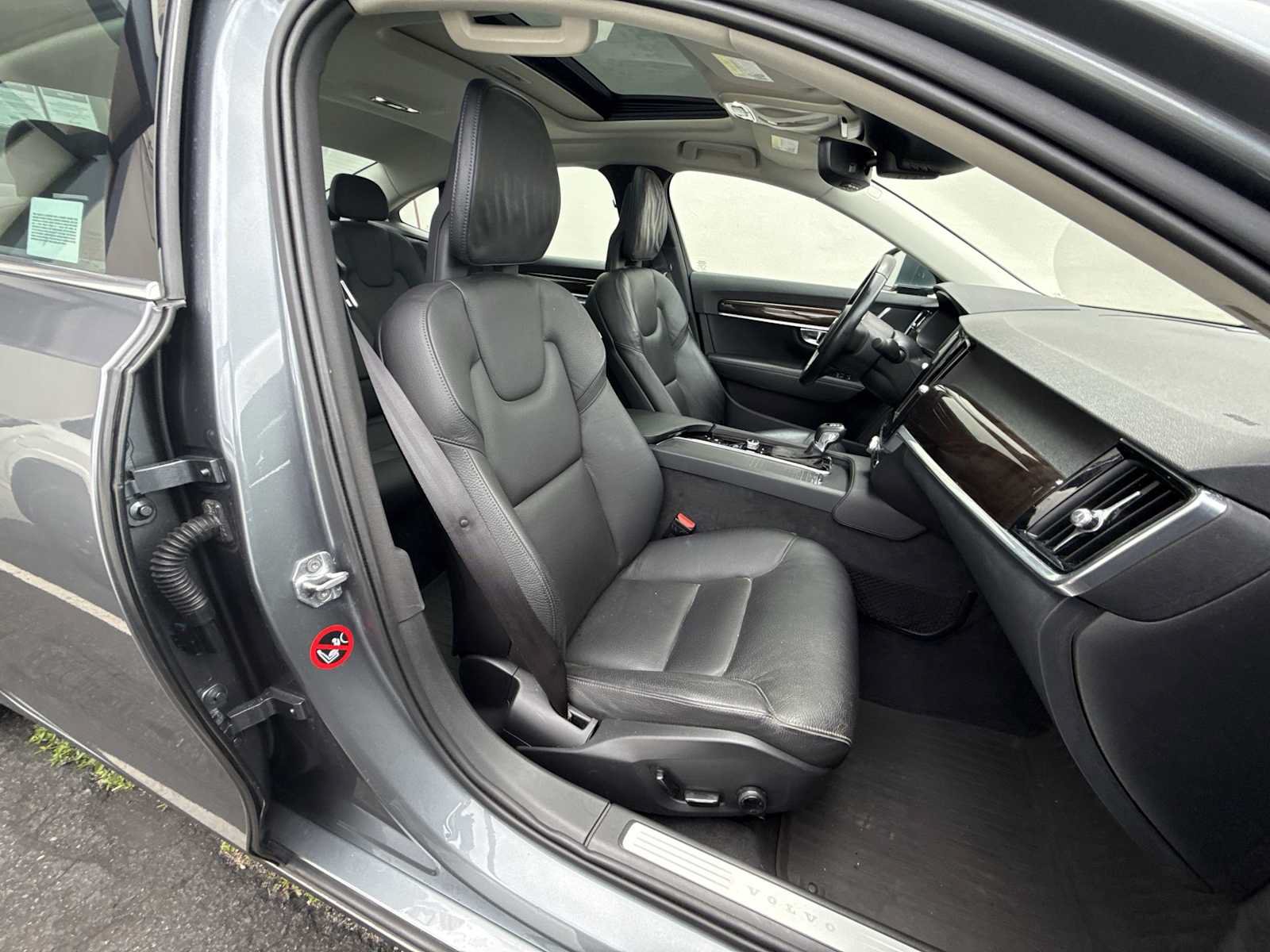 Used 2017 Volvo S90 T5 Momentum w/ Convenience Package FWD image 27