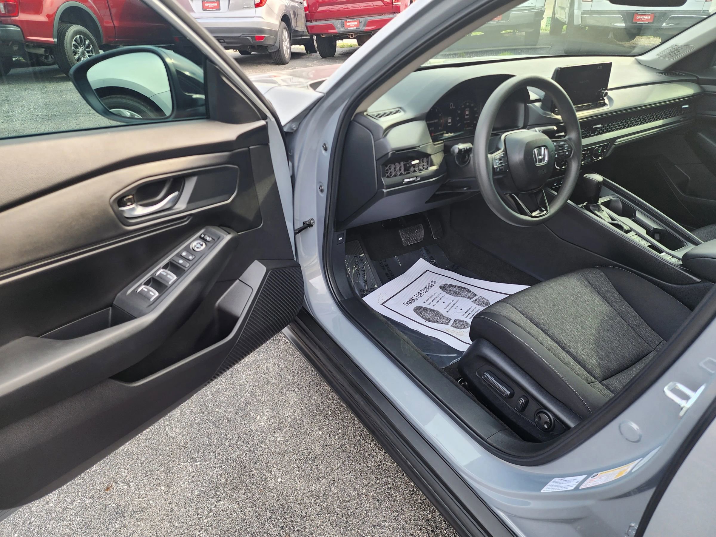 Used 2025 Honda Accord SE image 17