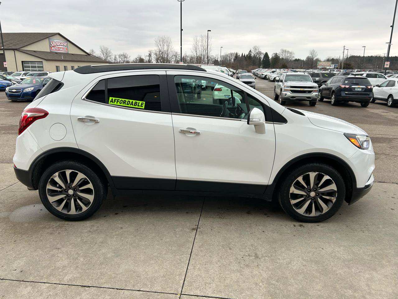 Used 2018 Buick Encore Essence image 4