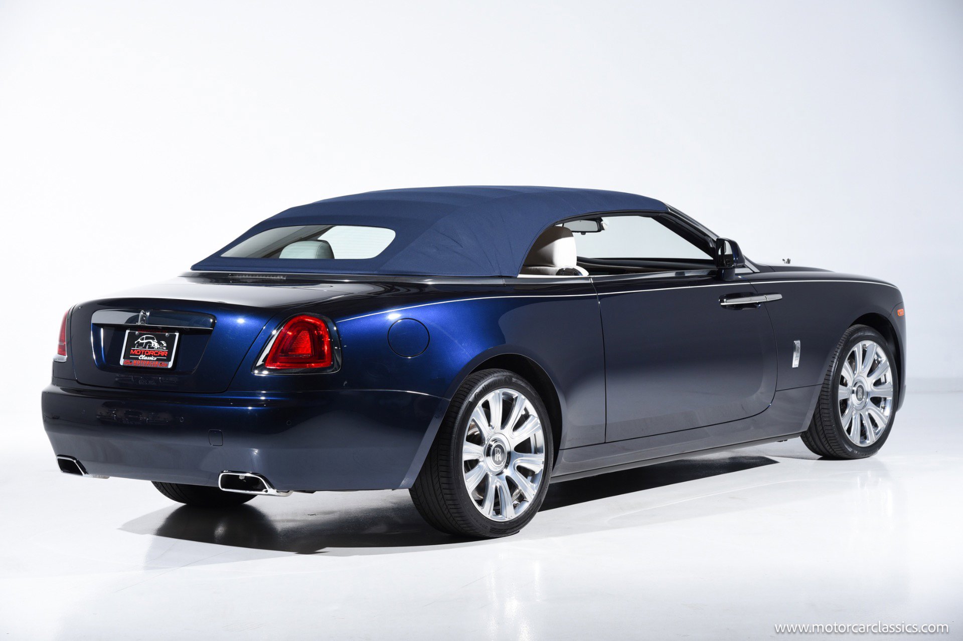 Used 2016 Rolls-Royce Dawn image 10