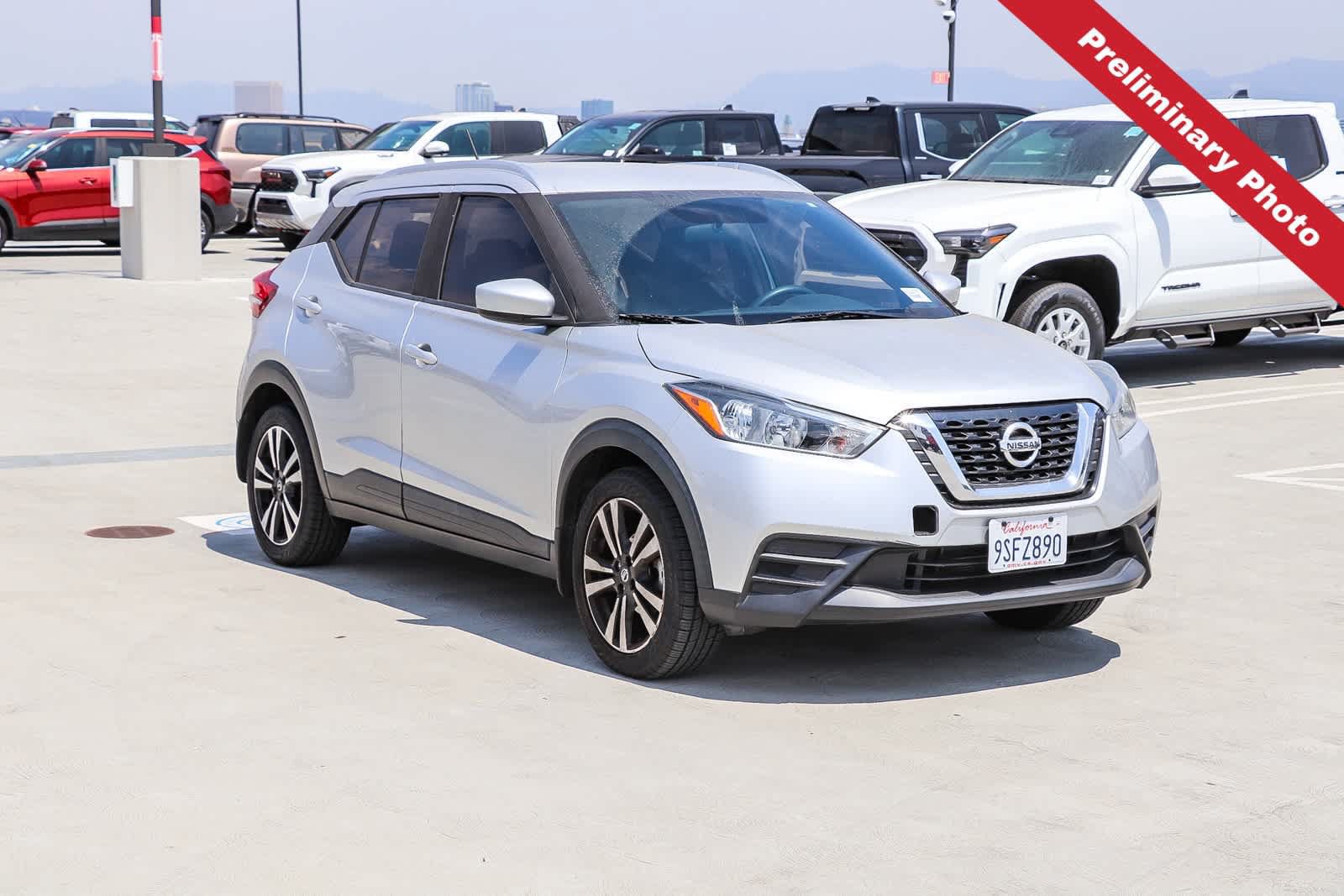 Used 2019 Nissan Kicks SV FWD image 3