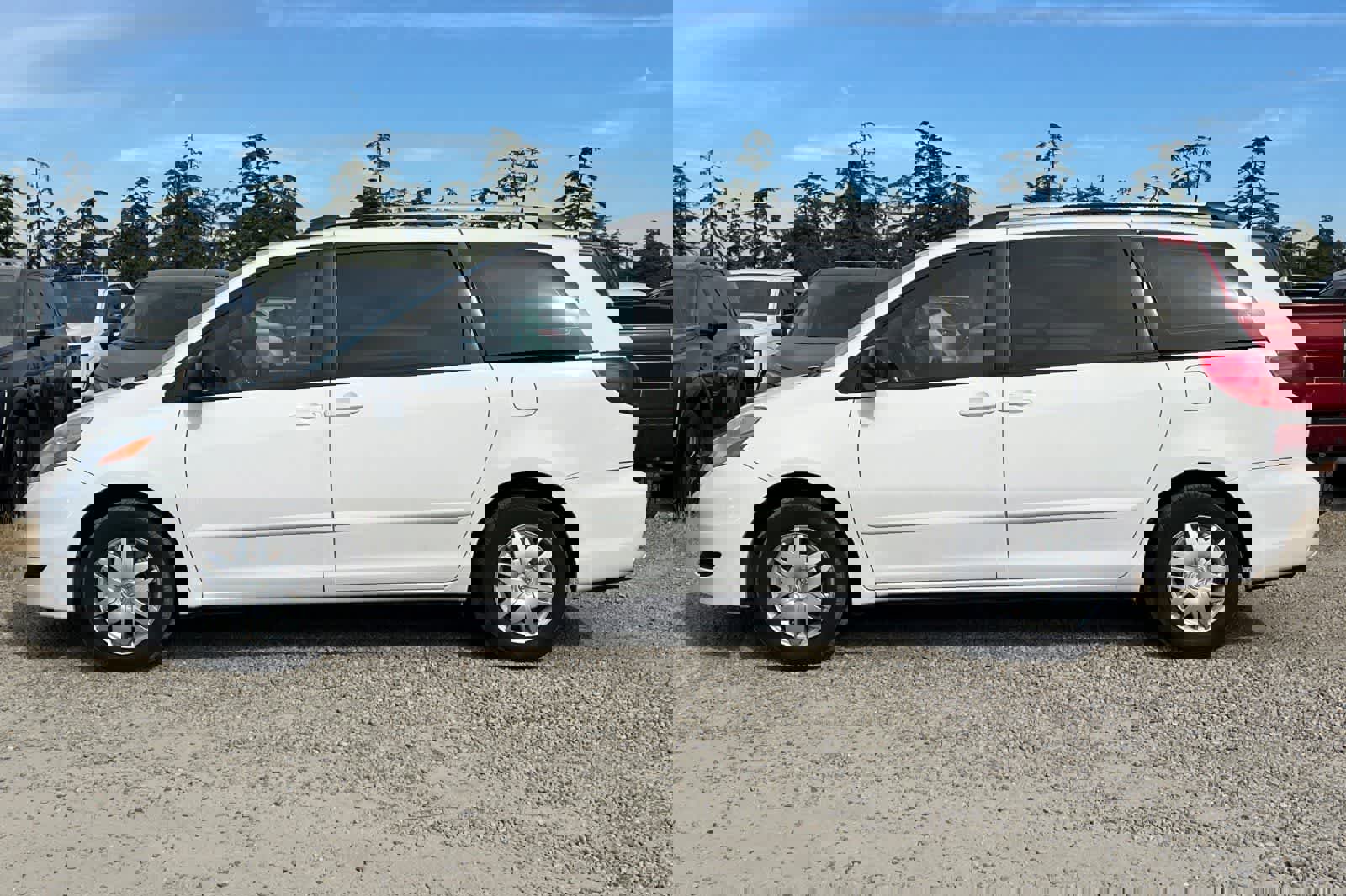 Used 2008 Toyota Sienna CE image 6