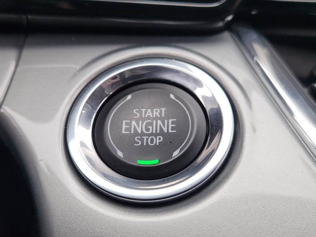 Used 2025 Chevrolet Trax LT FWD image 20