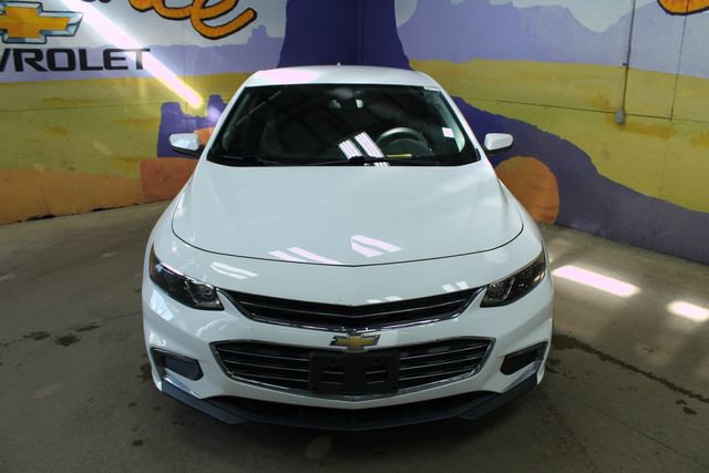 Used 2017 Chevrolet Malibu LT image 3
