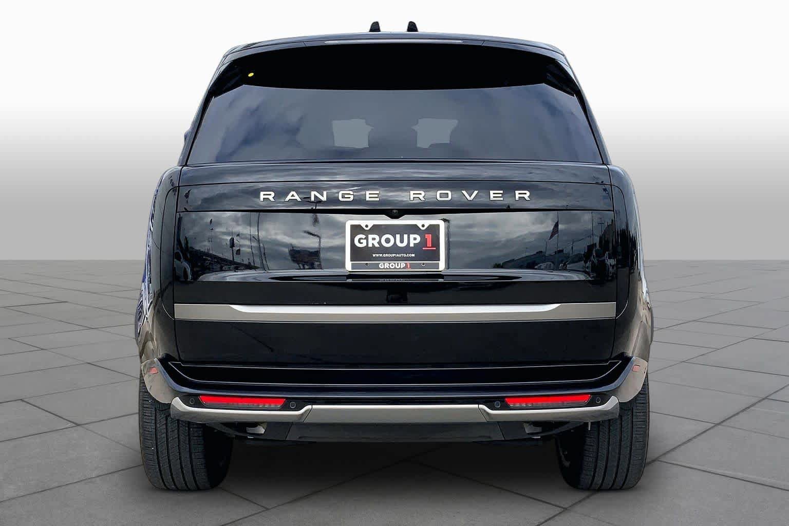 Used 2025 Land Rover Range Rover SE AWD/4WD image 5