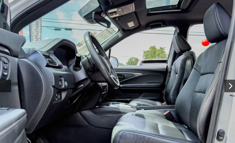 Used 2023 Honda Passport EX-L image 3