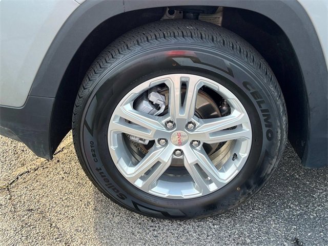 Used 2024 GMC Terrain SLE image 10