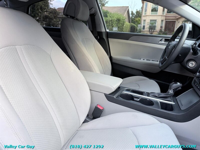 Used 2016 Hyundai Sonata SE FWD image 9