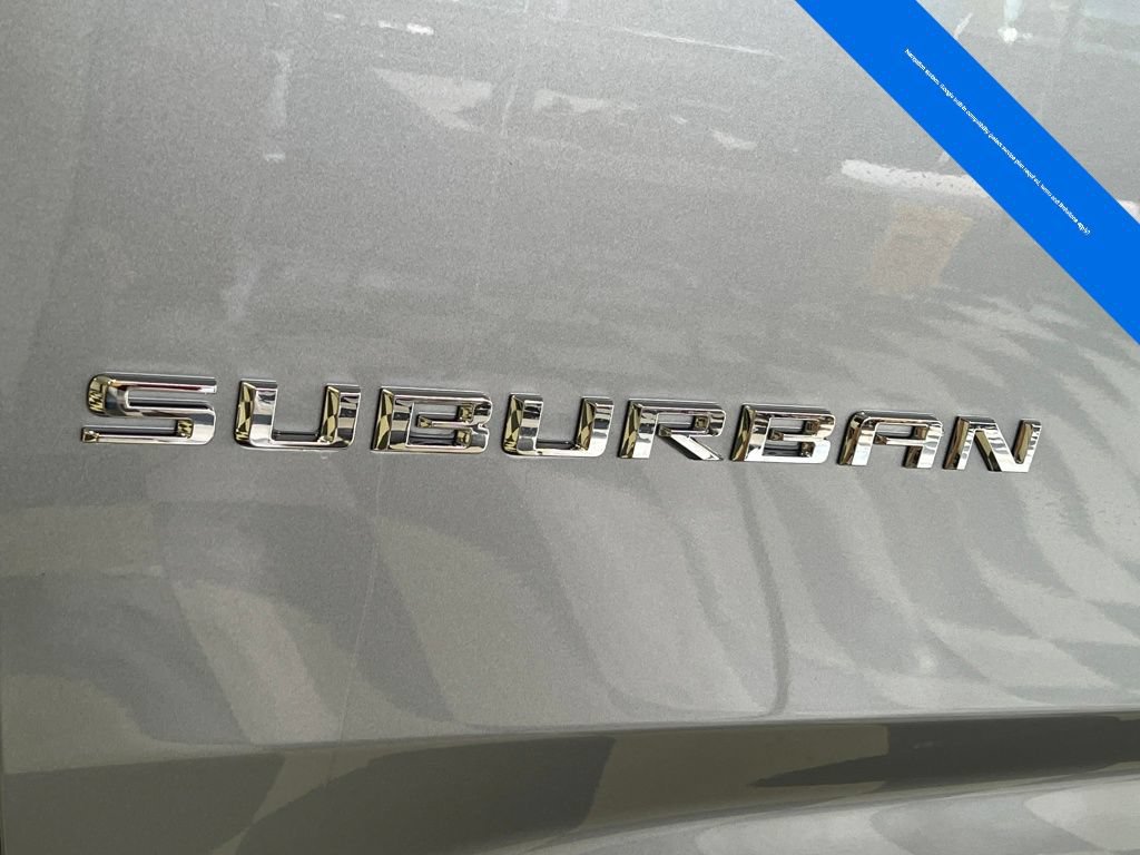 Used 2025 Chevrolet Suburban High Country AWD/4WD image 10