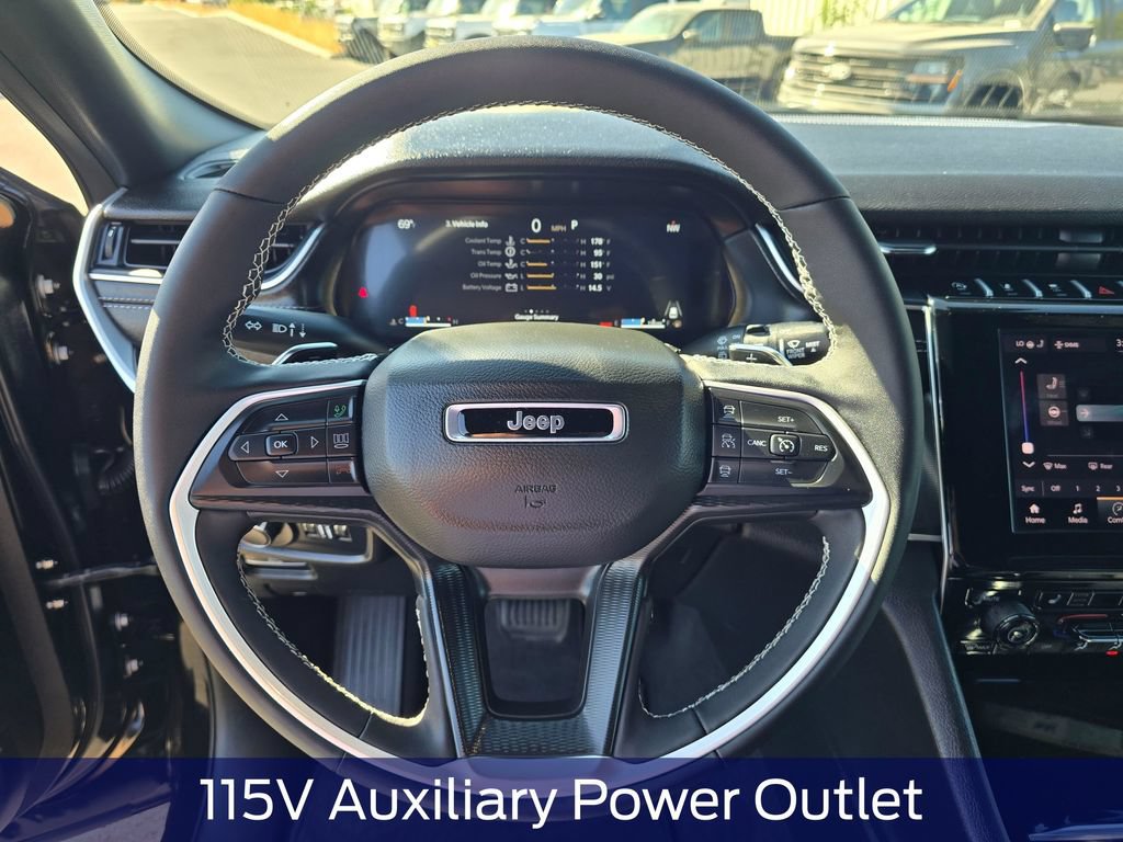Used 2025 Jeep Grand Cherokee Altitude AWD/4WD image 19