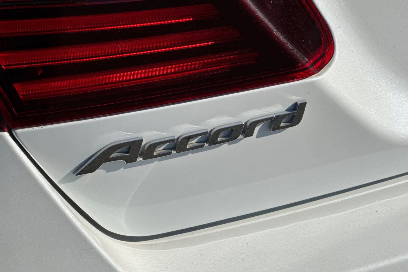 Used 2017 Honda Accord Touring image 31