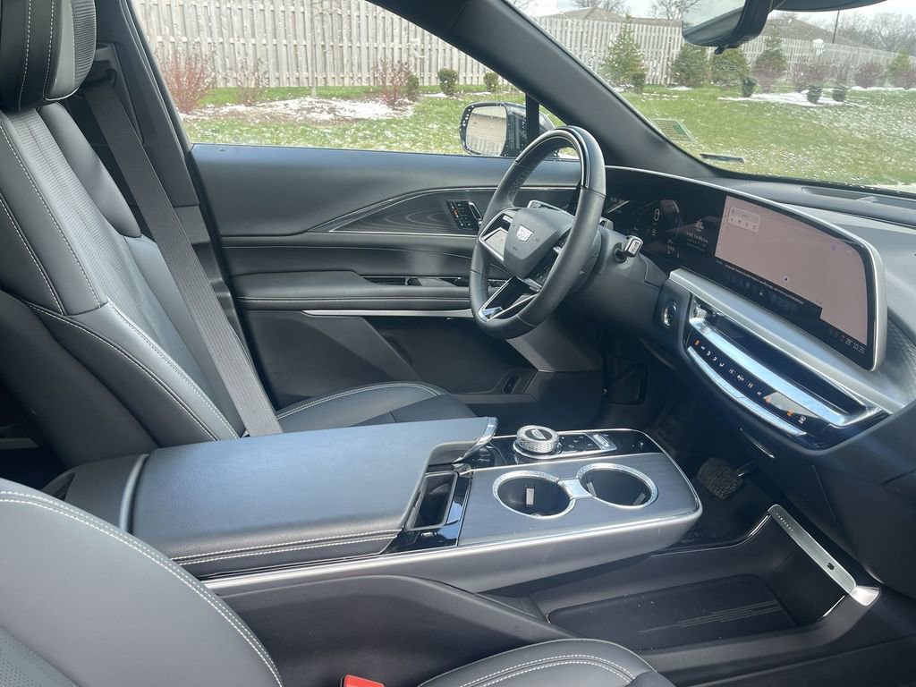 Certified 2024 Cadillac Lyriq Luxury w/ LPO, Floor Liner Package image 31