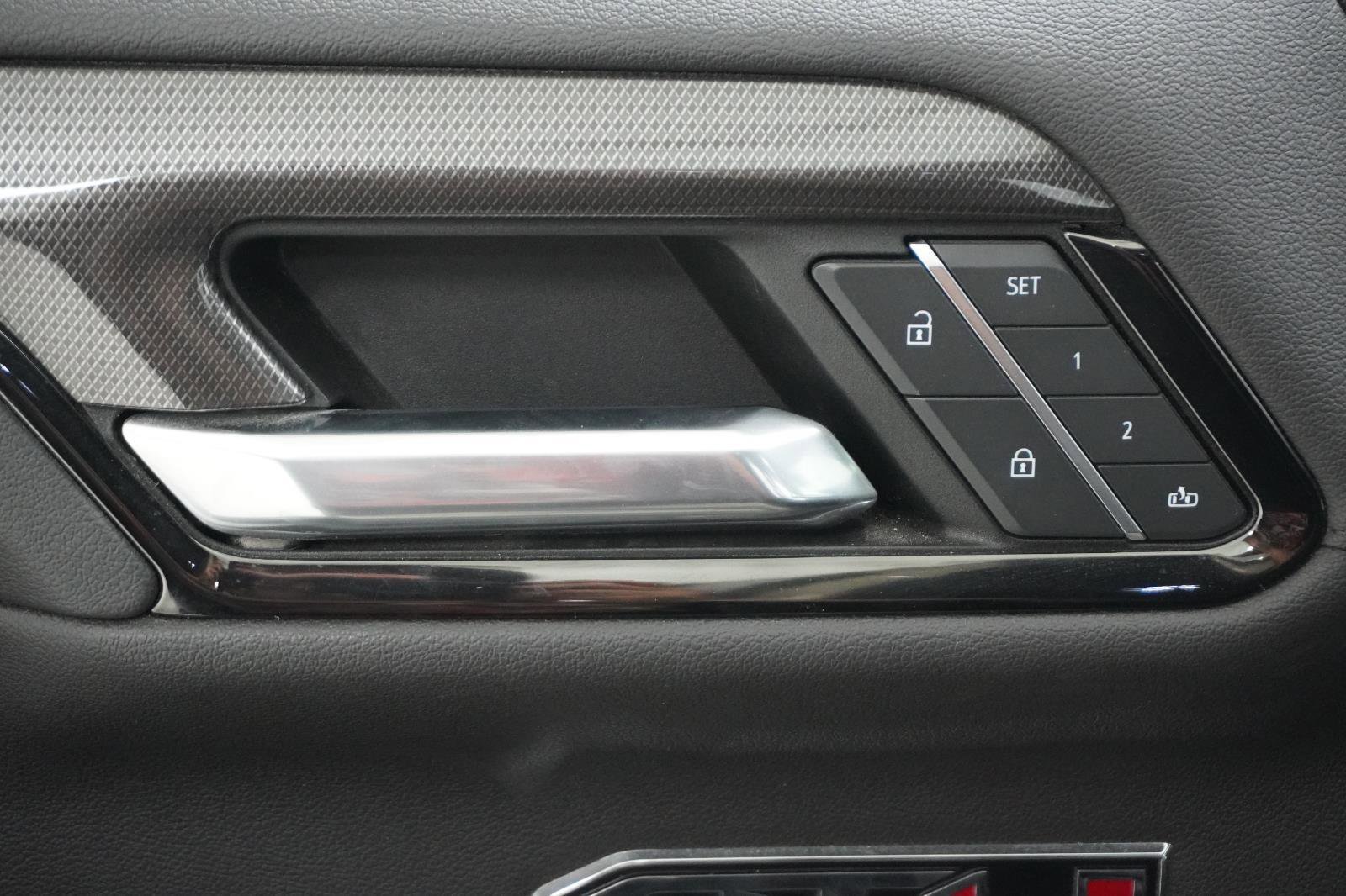 Used 2022 GMC Sierra 1500 AT4 w/ AT4 Premium Package image 13