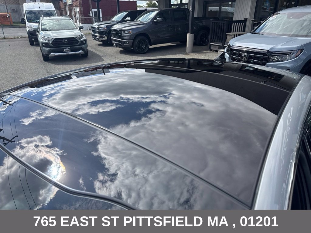 Used 2025 Kia K5 GT-Line w/ GT-Line Premium Package FWD image 11