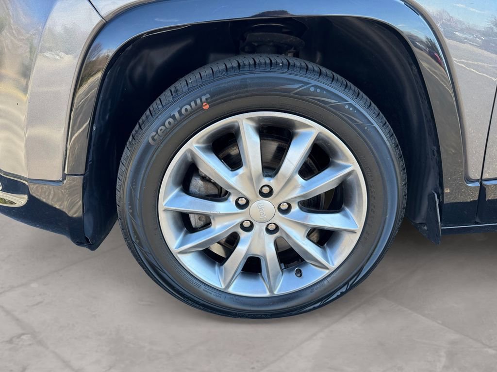 Used 2018 Jeep Cherokee Latitude image 14