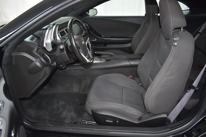 Used 2015 Chevrolet Camaro LT w/ 1LT Preferred Package RWD image 17
