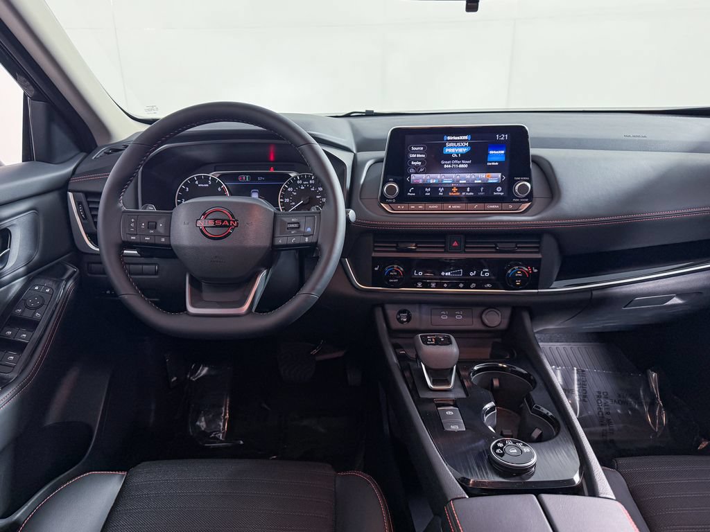 Certified 2026 Nissan Rogue SV AWD/4WD image 17