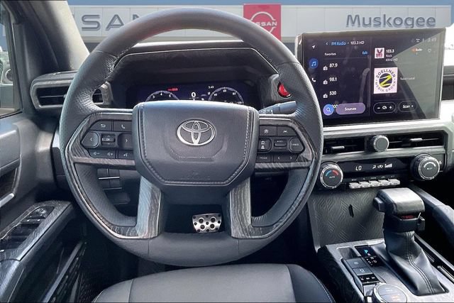 Used 2025 Toyota Tacoma TRD Sport AWD/4WD image 9