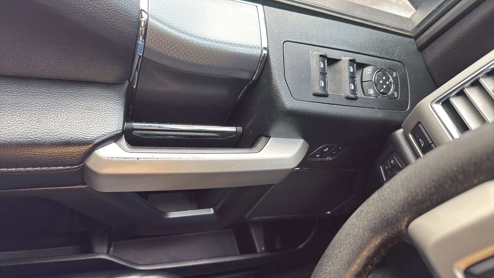 Used 2016 Ford F150 Lariat w/ Equipment Group 501A Mid AWD/4WD image 21