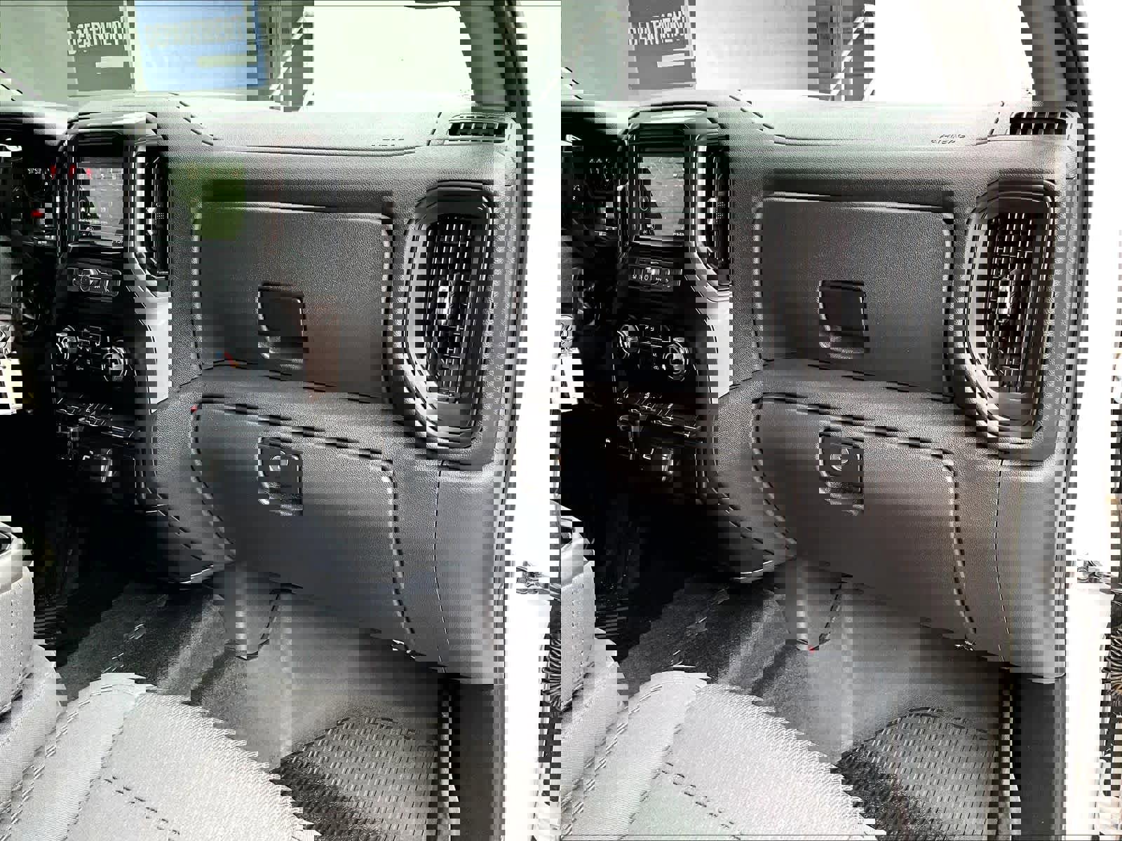 Used 2019 Chevrolet Silverado 1500 Custom Trail Boss w/ Custom Convenience Package AWD/4WD image 13