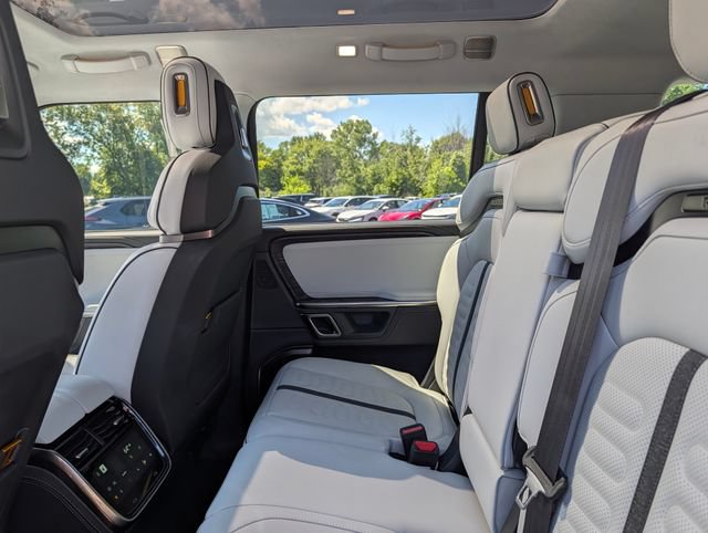 Used 2024 Rivian R1S Adventure Quad AWD/4WD image 18