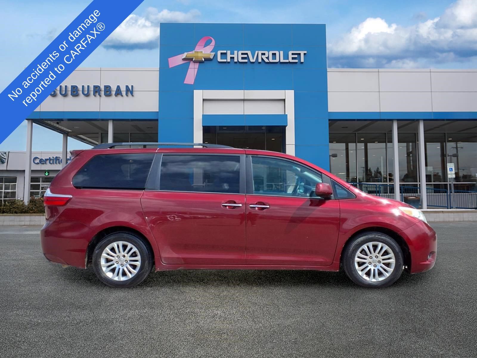 Used 2015 Toyota Sienna XLE FWD image 4