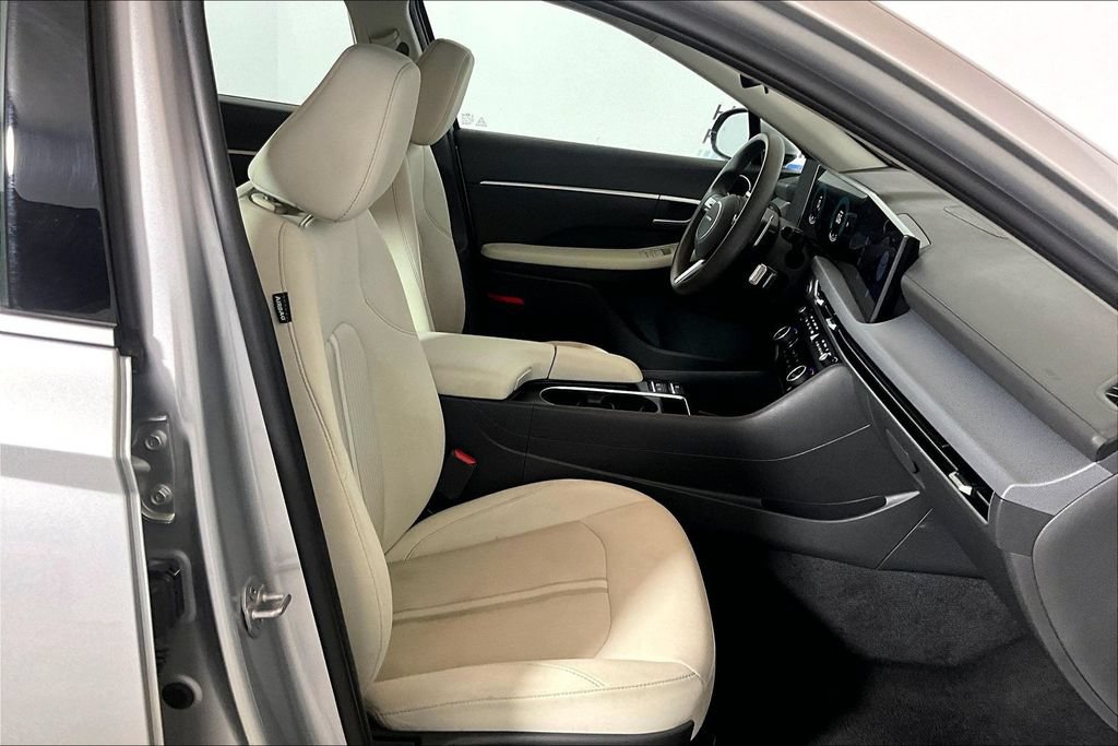 Used 2025 Hyundai Sonata SEL FWD image 6