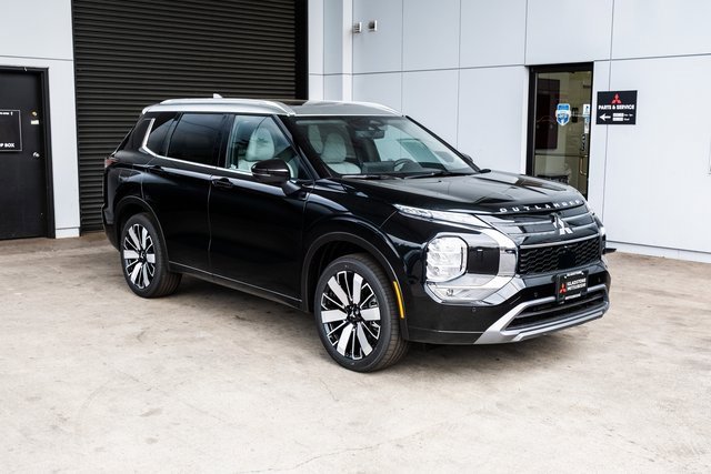 New 2025 Mitsubishi Outlander AWD image 32