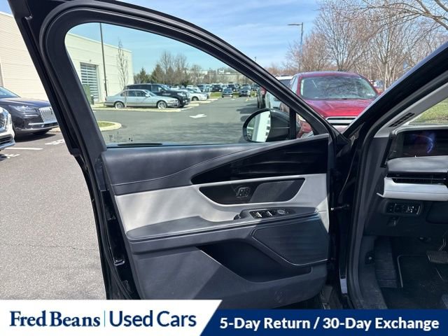 Certified 2024 Lincoln Nautilus Premier image 9