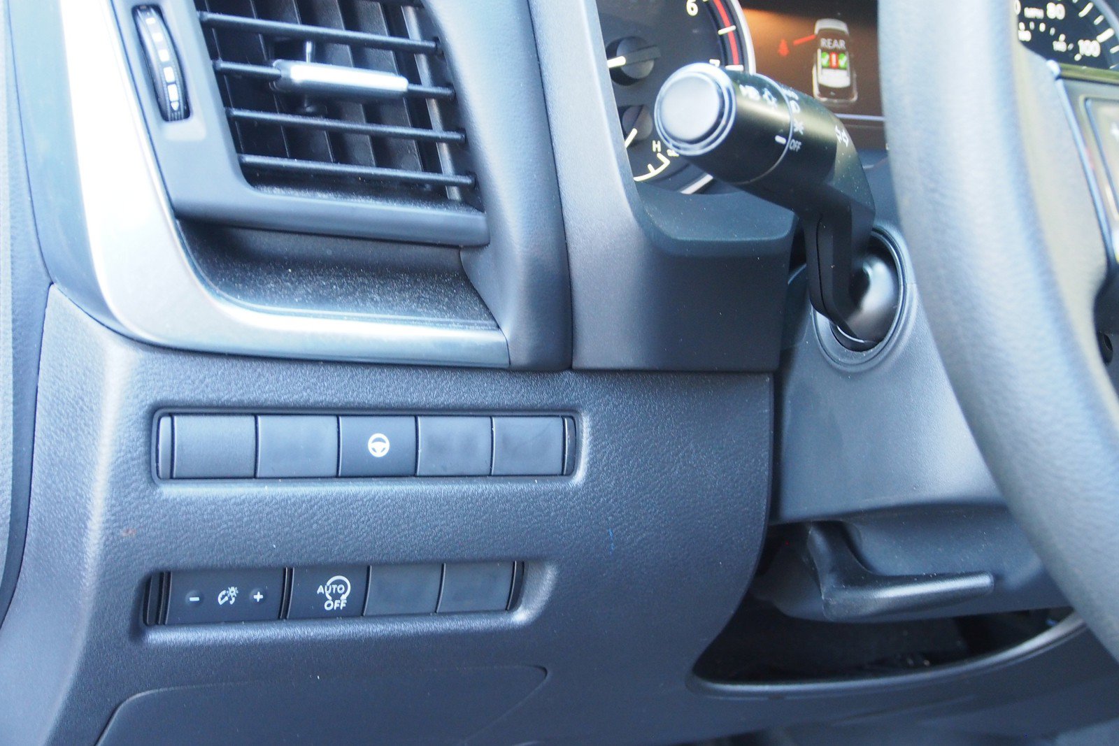 Used 2023 Nissan Rogue SV FWD image 20