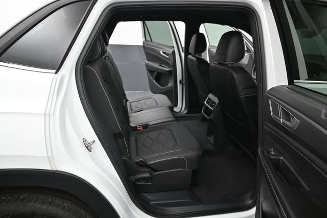 Used 2024 Volkswagen Atlas Cross Sport SE AWD/4WD image 32