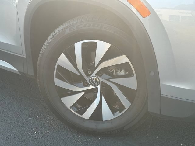 Certified 2025 Volkswagen Tiguan S FWD image 2