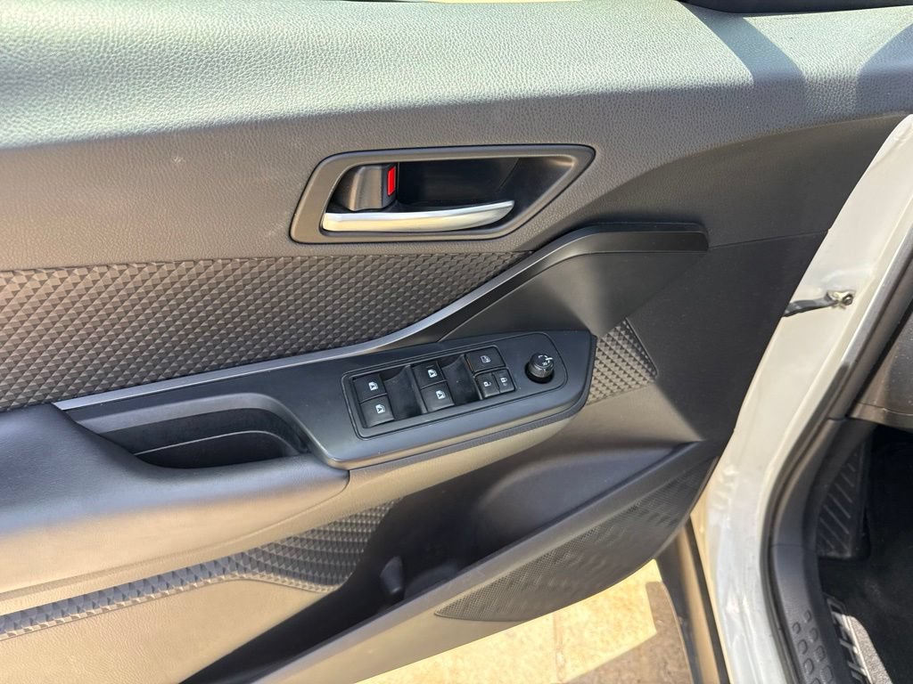 Used 2019 Toyota C-HR LE FWD image 11