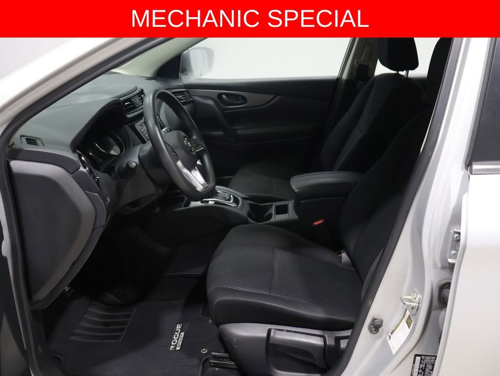Used 2019 Nissan Rogue Sport S image 17
