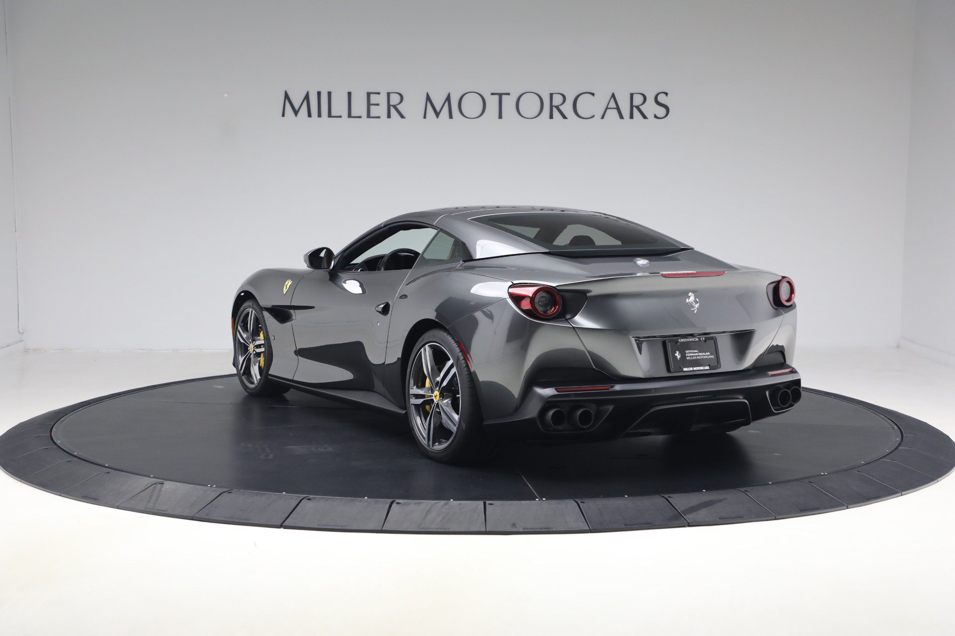 Certified 2019 Ferrari Portofino RWD image 31