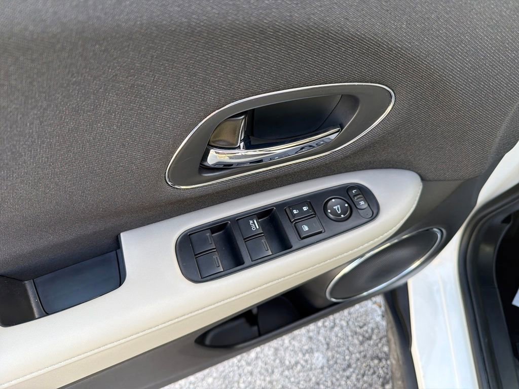 Used 2020 Honda HR-V EX image 11