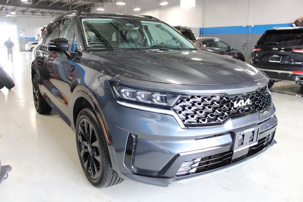Used 2023 Kia Sorento SX AWD/4WD image 3