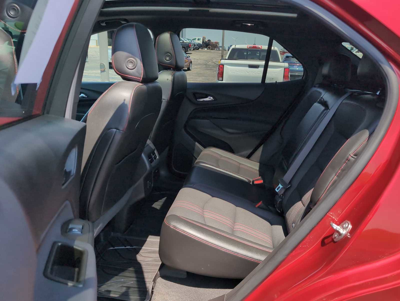 Used 2023 Chevrolet Equinox RS FWD image 24