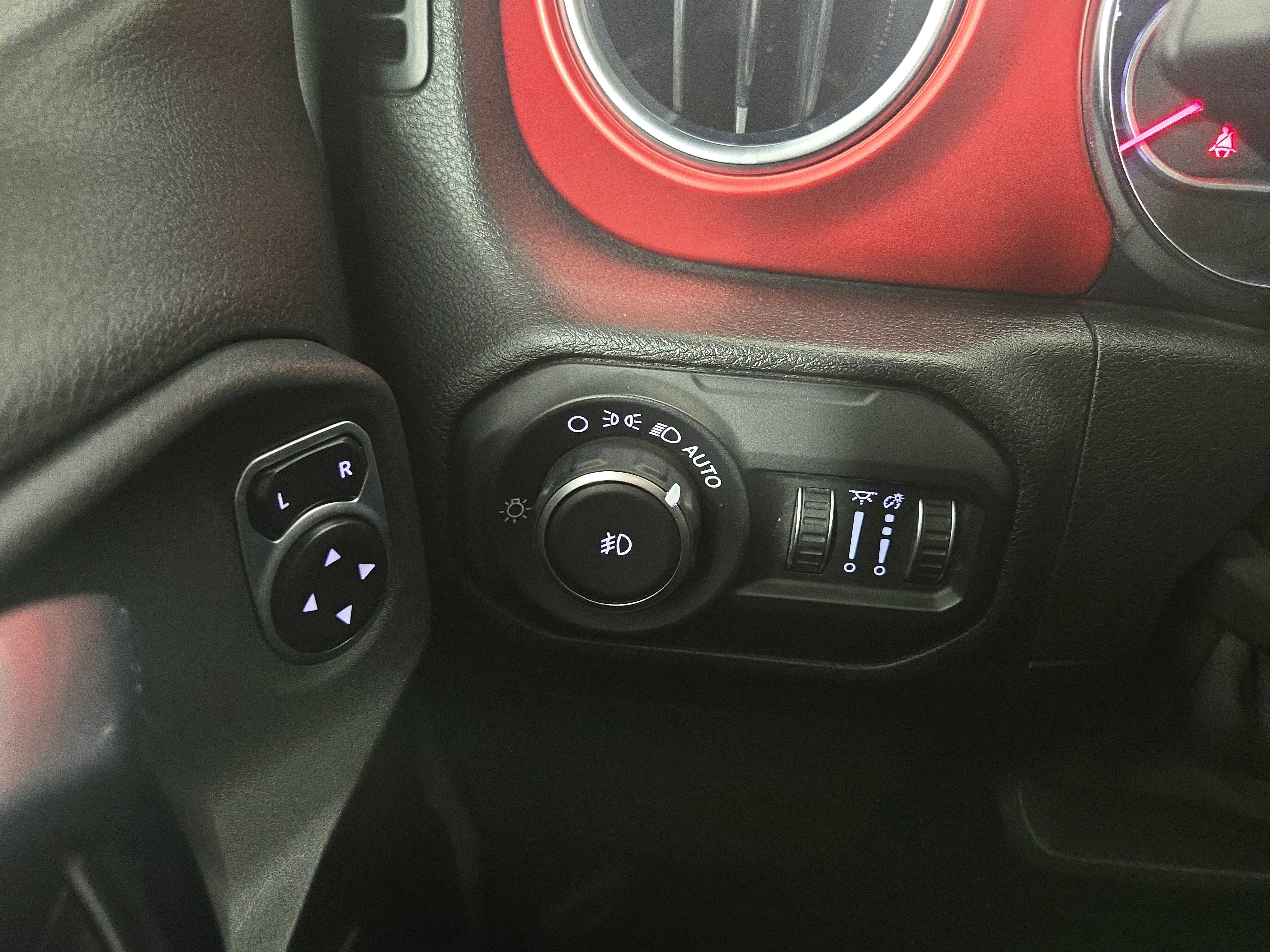 Used 2019 Jeep Wrangler Unlimited Rubicon AWD/4WD image 29