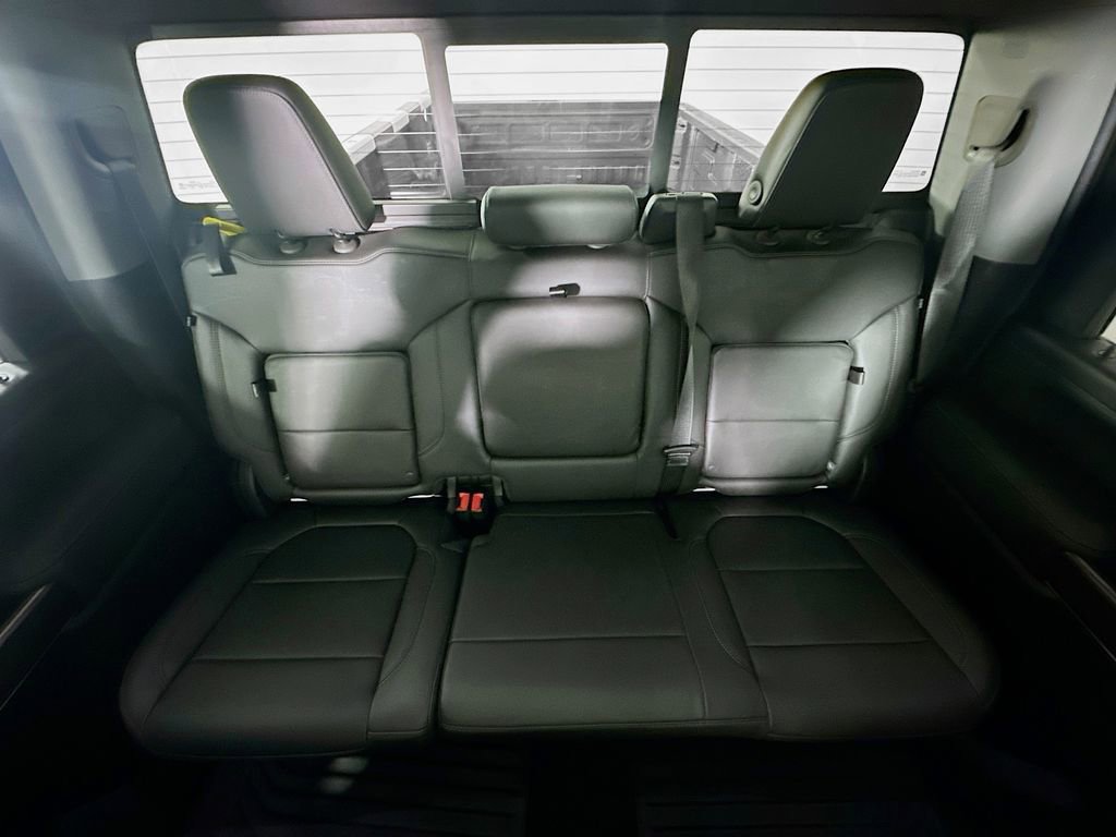 Used 2020 Chevrolet Silverado 2500 LTZ w/ LTZ Plus Package image 13