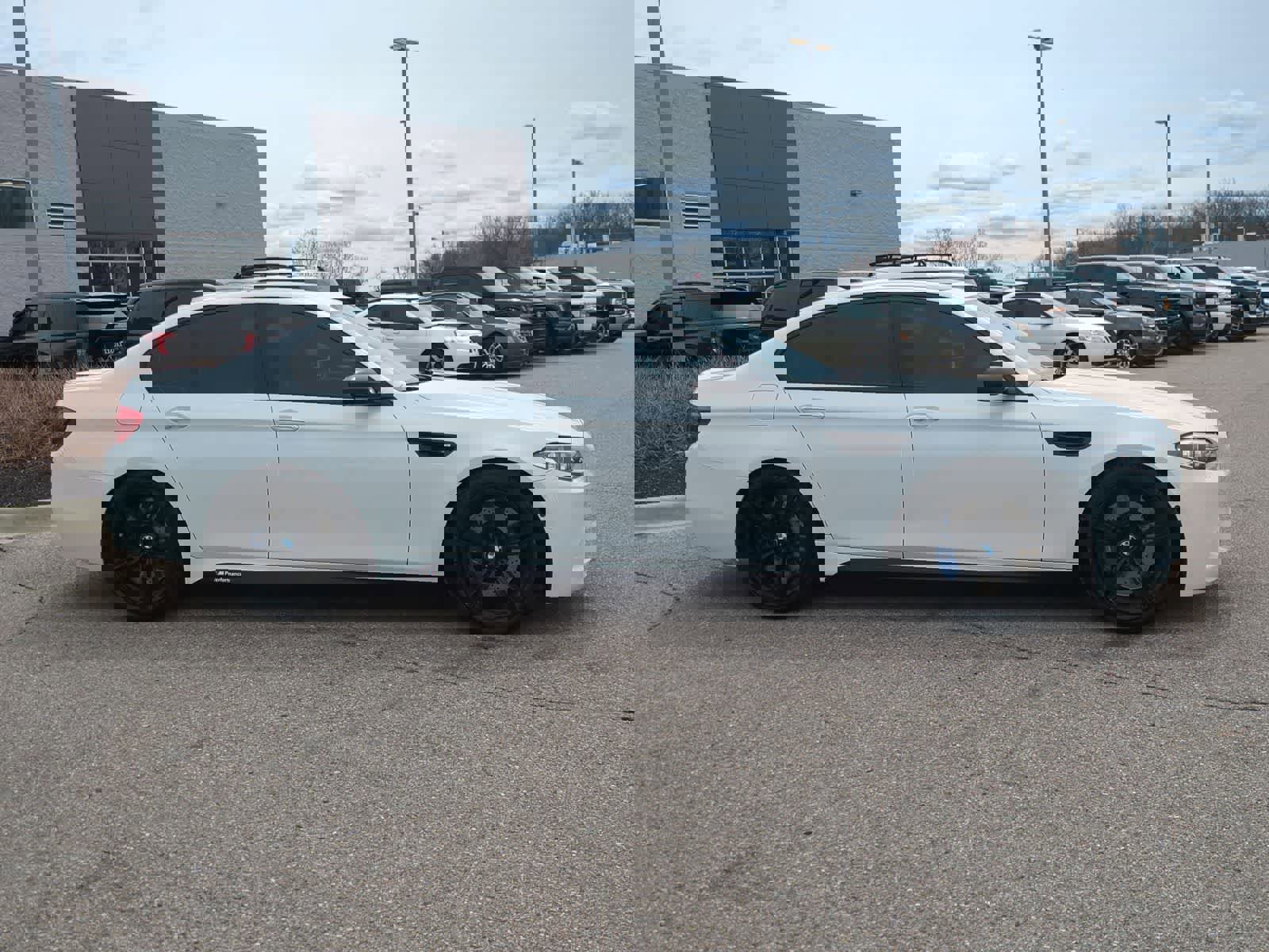 Used 2016 BMW M5 image 9