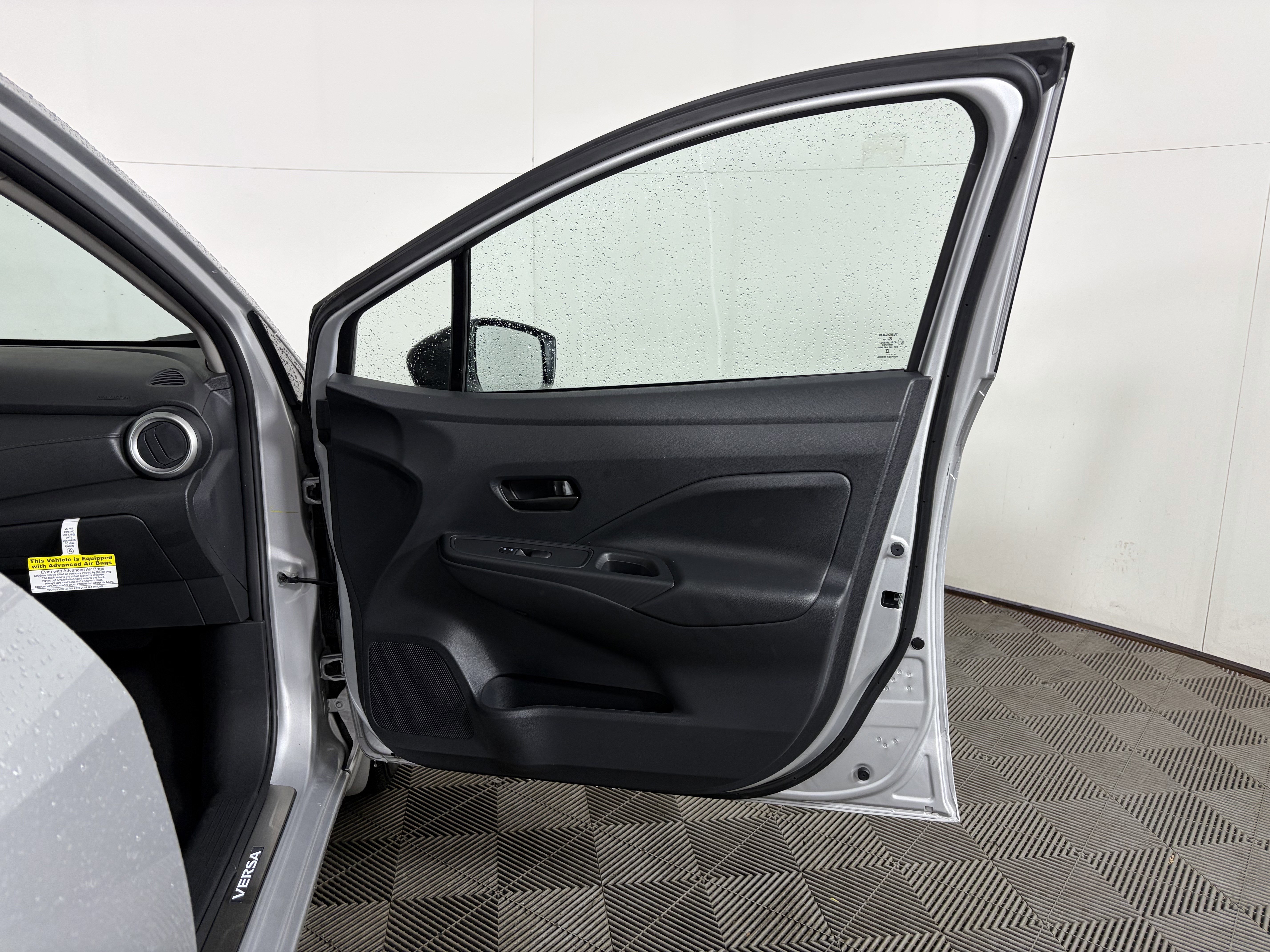 Used 2025 Nissan Versa S w/ Electronics Package FWD image 39