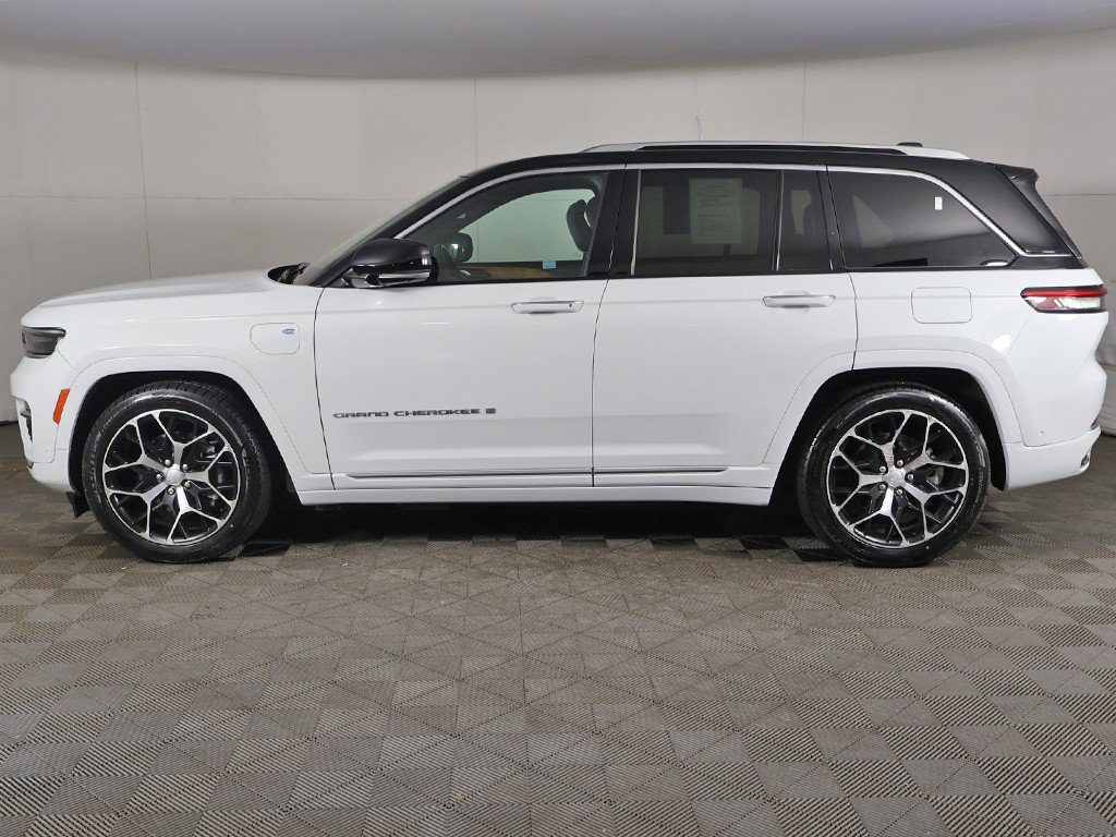 Used 2022 Jeep Grand Cherokee Summit AWD/4WD image 20
