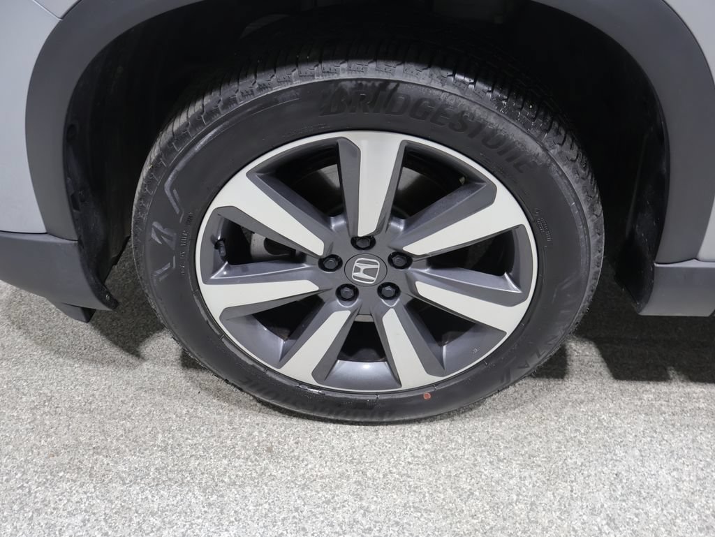 Used 2025 Honda Pilot Touring image 9