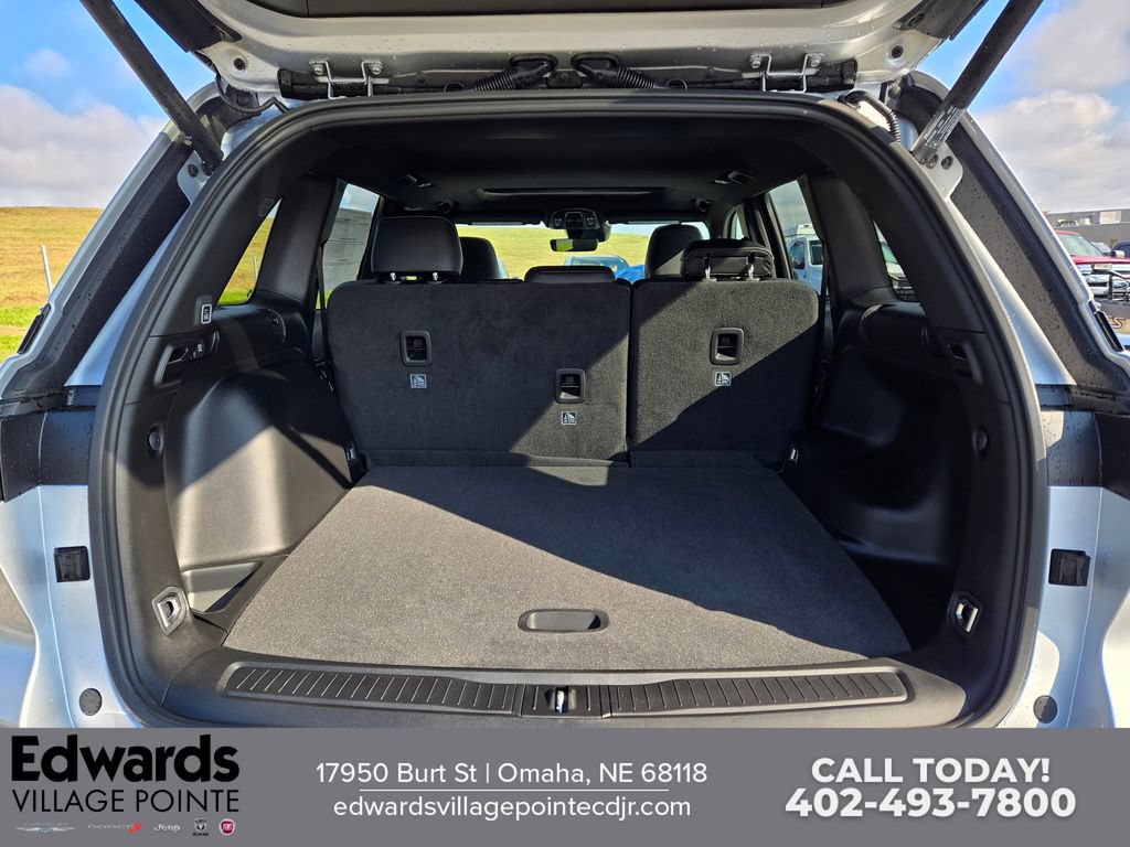 New 2025 Jeep Grand Cherokee Altitude AWD/4WD image 27