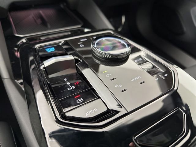 Used 2024 BMW i5 eDrive40i w/ Premium Package image 13