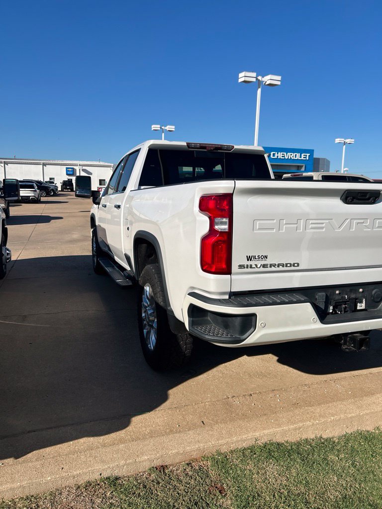 Used 2020 Chevrolet Silverado 2500 High Country w/ Technology Package AWD/4WD image 3