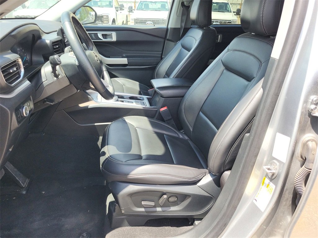 Used 2024 Ford Explorer XLT w/ Equipment Group 202A image 13